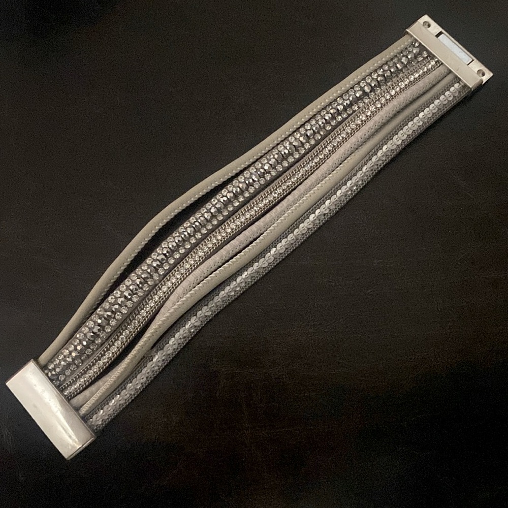 Magnetic Bracelet. Silver/Grey & Rhinestones